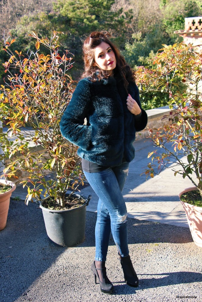 outfit con pelliccia ecologica fashion blogger atypicalmode